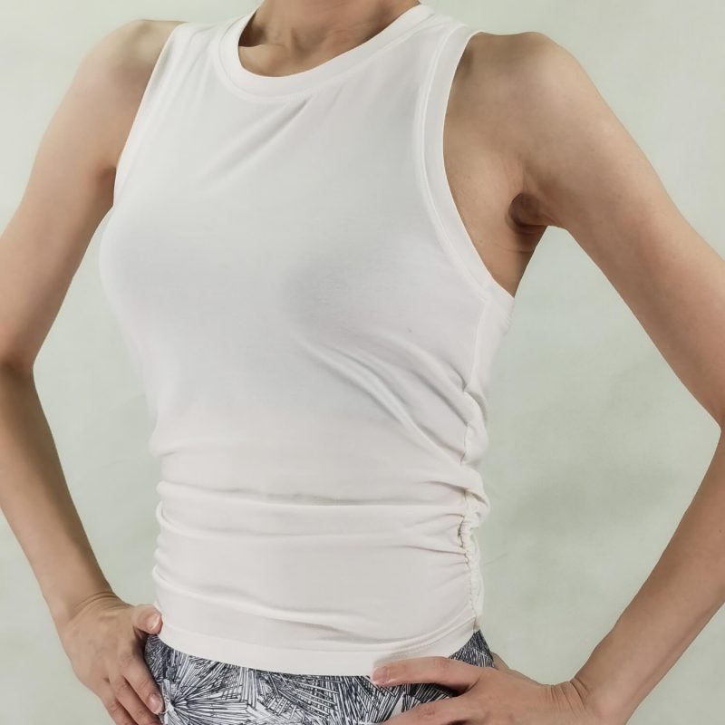 Yoga twisted tank top -front view- white
