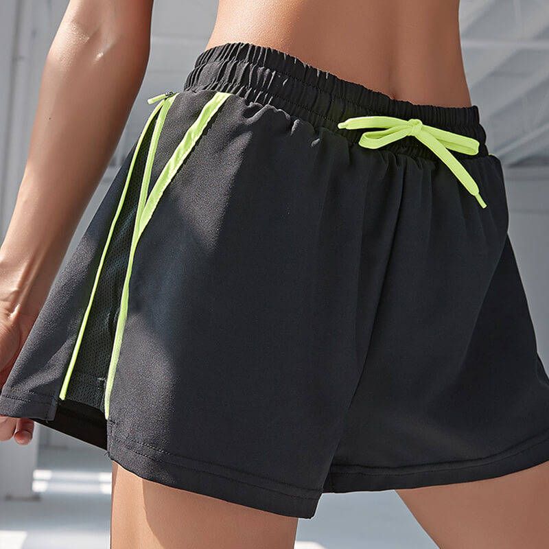 Shorts With Side Zips and Internal Tights - Black